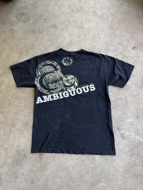 Ambiguous Y2K Graphic T-Shirt Black Size Medium
